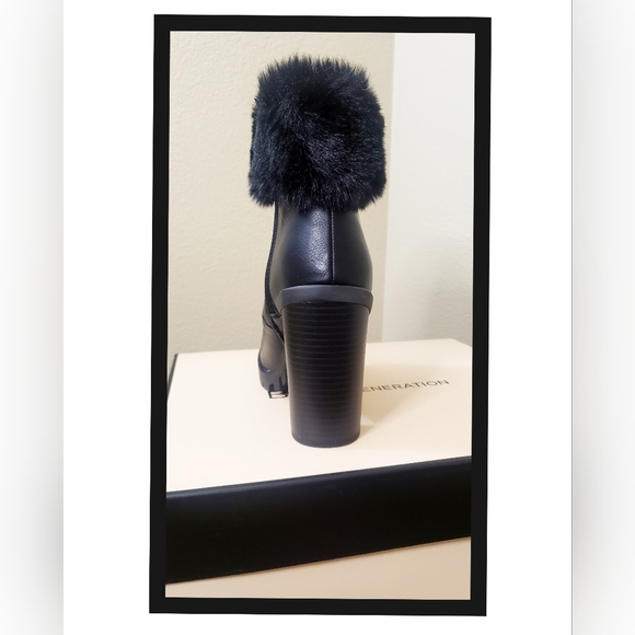 NWB lace up boots.....size 6 - Picture 2 of 2